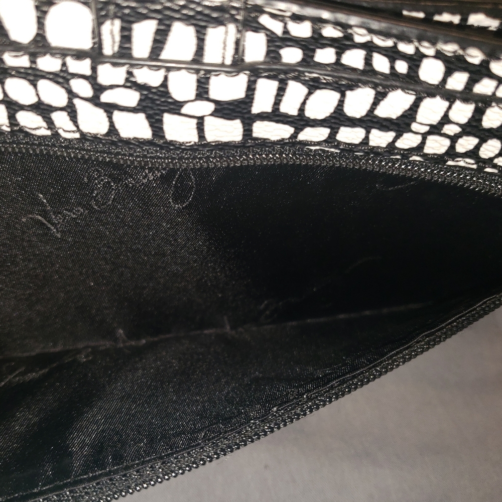 Vera Bradley Thin Wallet - Picture 2 of 8